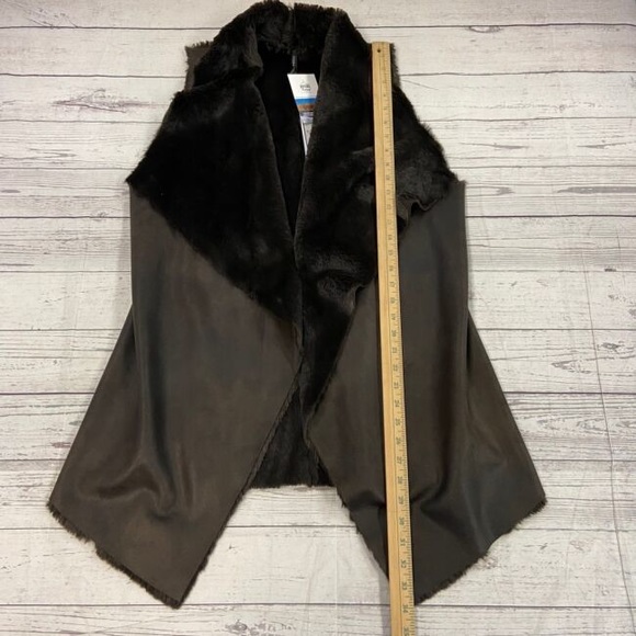 ISDA & Co Chocolate Reversible Shearling Cardigan Vest Women Size L - Picture 6 of 8